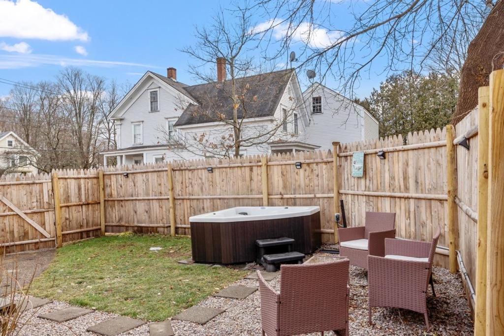 New!! Lovely Unit W/ Private Hot Tub And Patio! ラコニア エクステリア 写真